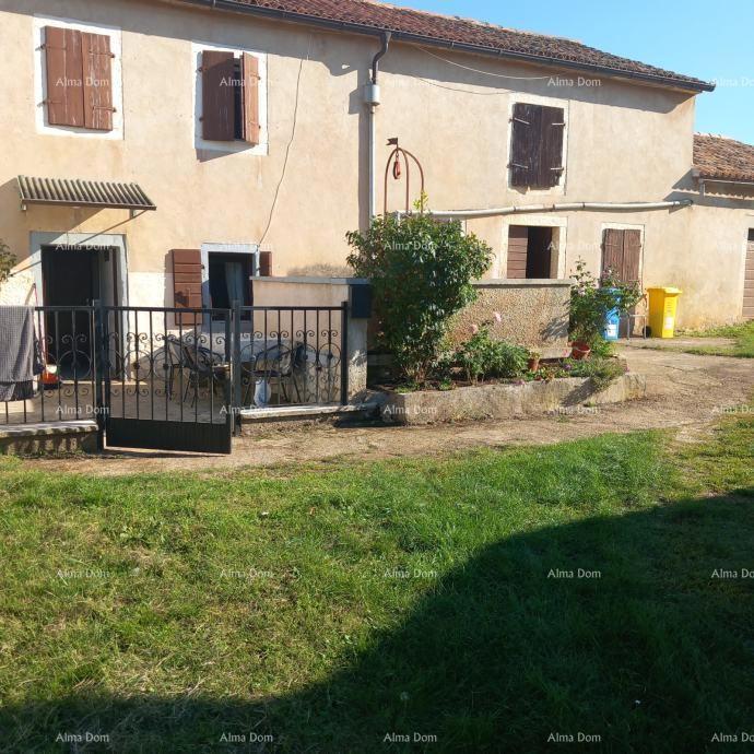Casa Kamena con ampio terreno e strutture accessorie vicino a Rovigno