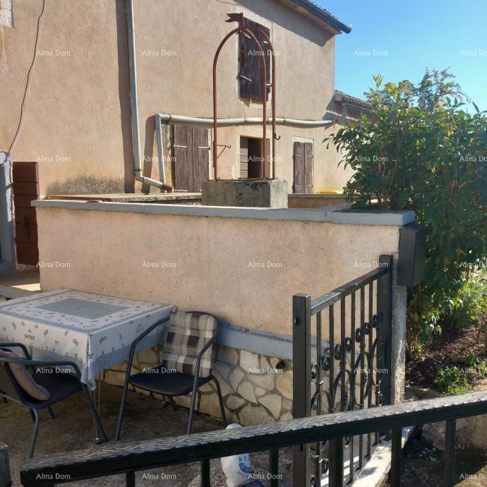 Casa Kamena con ampio terreno e strutture accessorie vicino a Rovigno