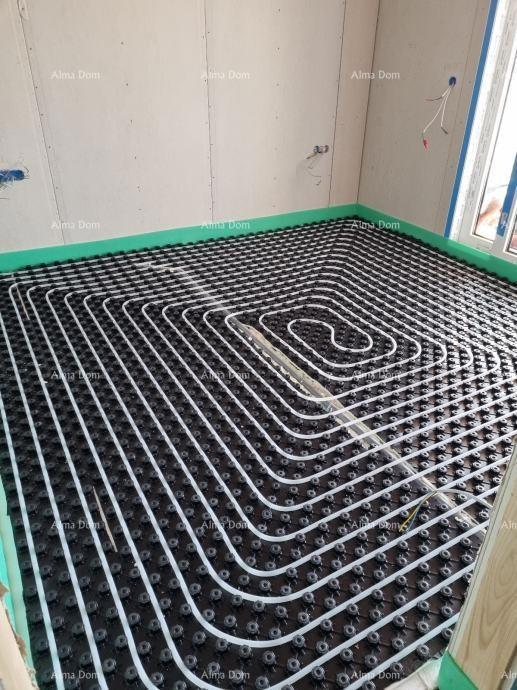 Moderna villa con piscina, 1 km dal mare, Pula