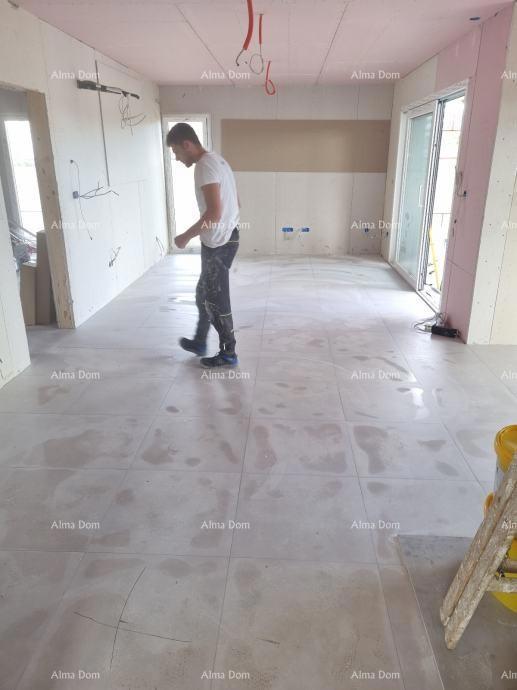 Moderna villa con piscina, 1 km dal mare, Pula