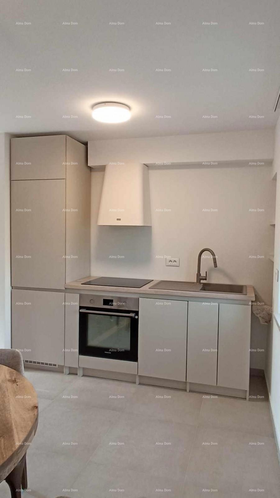 Vendita di un appartamento duplex arredato con vista mare, Tar, Poreč!