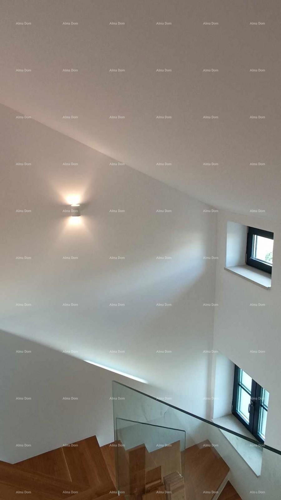 Vendita di un appartamento duplex arredato con vista mare, Tar, Poreč!