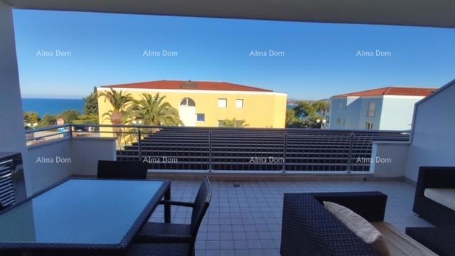 Vendita - appartamento in un complesso residenziale attraente con vista mare! 200m dal mare e dalle spiagge, Umago!