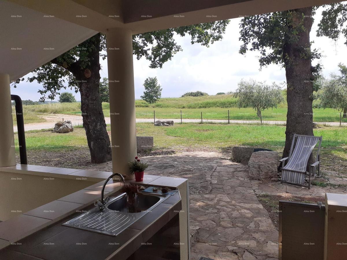 NOVIGRAD - Due appartamenti in vendita in una casa unifamiliare