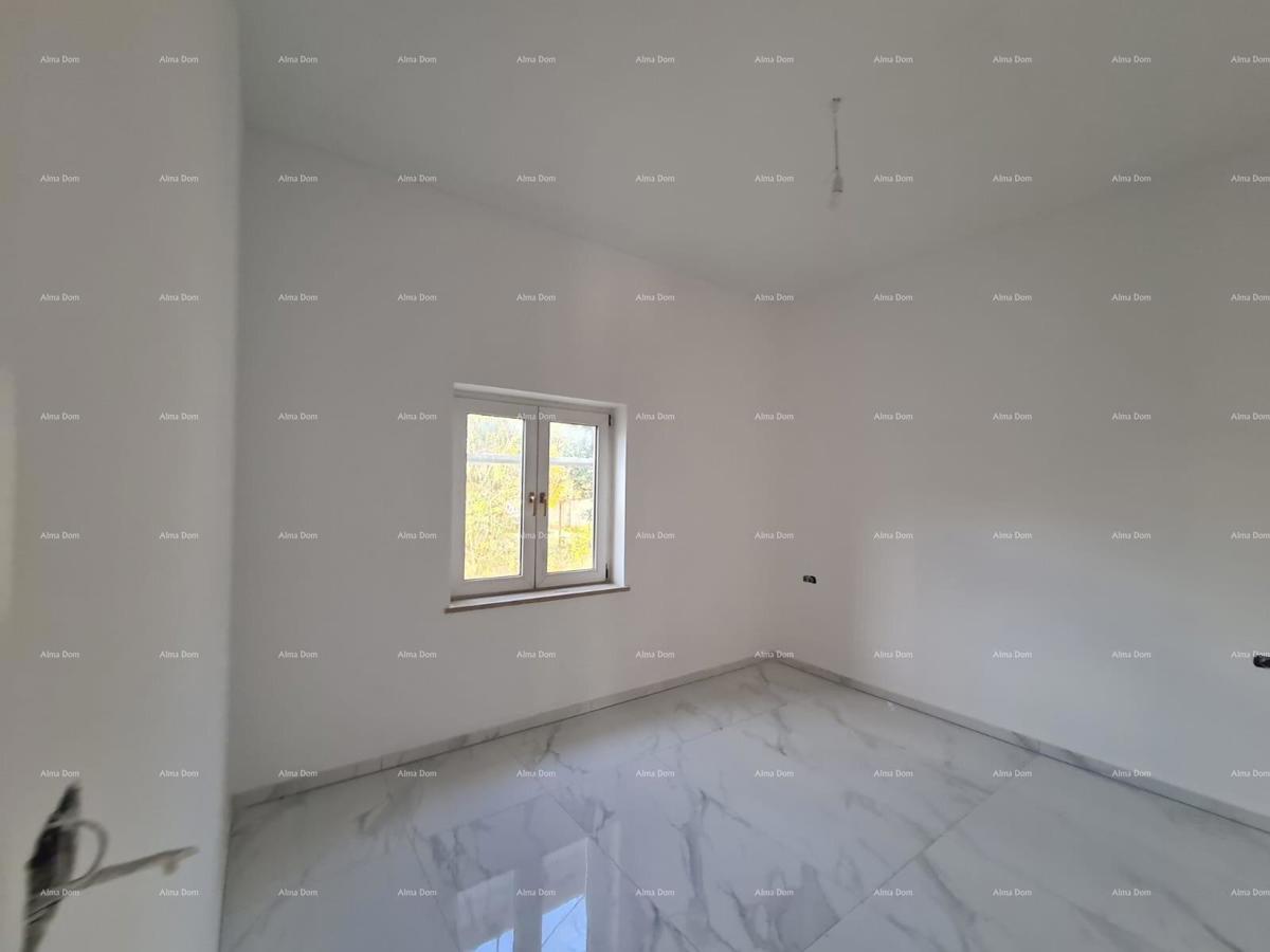 Poreč – ampio appartamento al piano terra con giardino