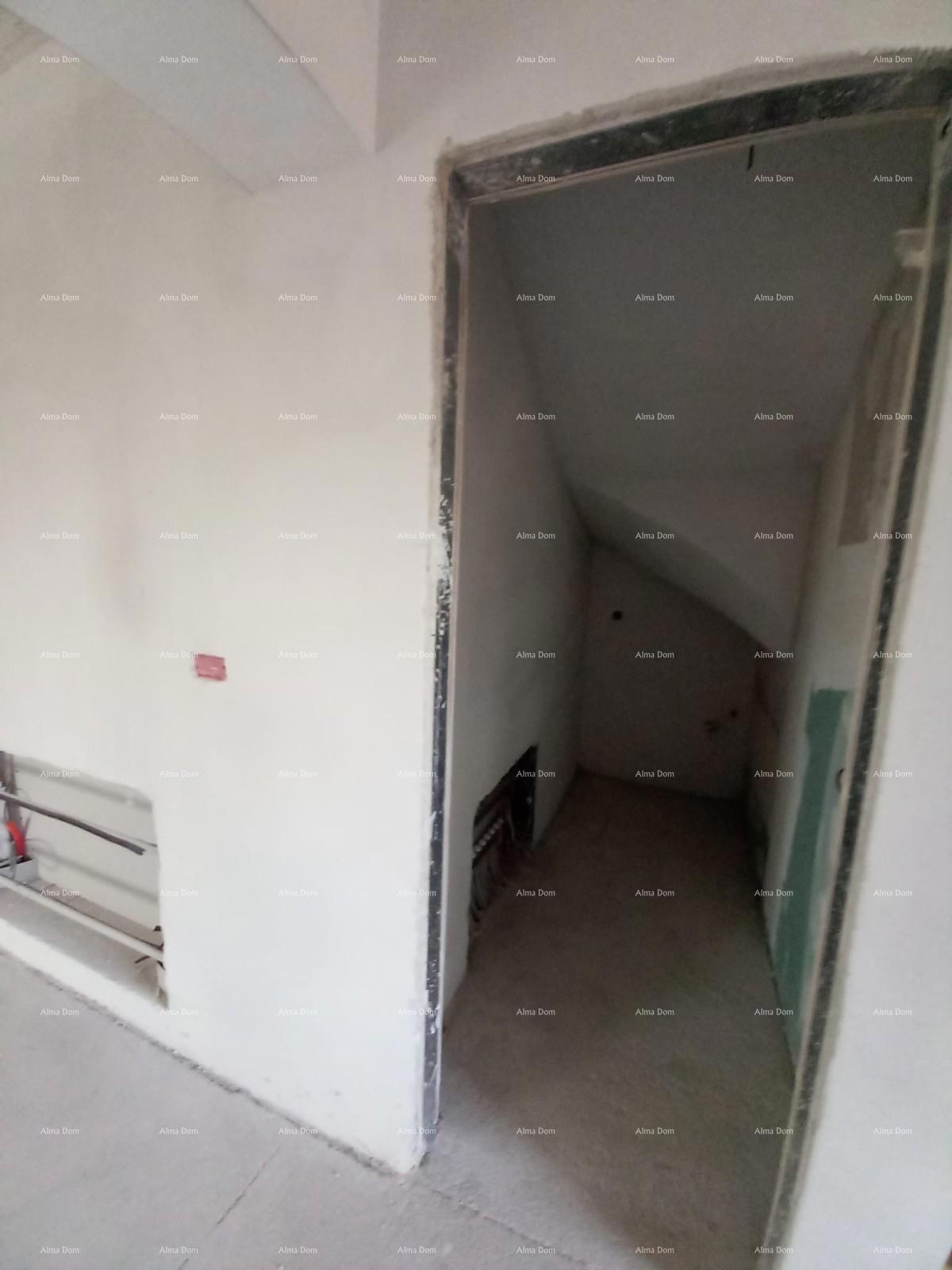 Casa con piscina e vista mare, Kaštelir