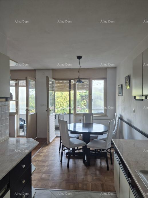 In vendita appartamento a Veruda a Pula, 500 m dal mare