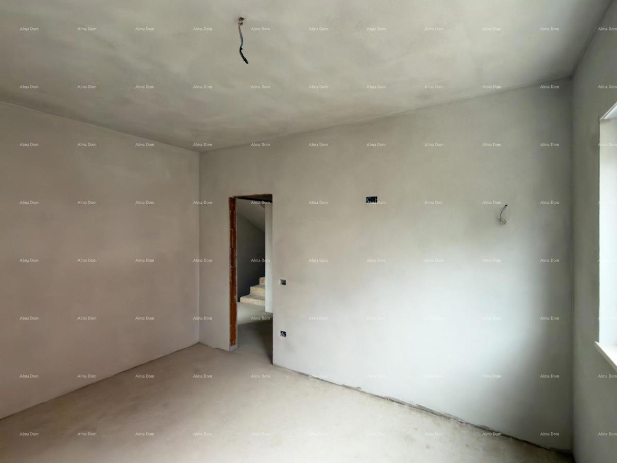 Ližnjan! Nuova costruzione! Appartamento con giardino piccolo.