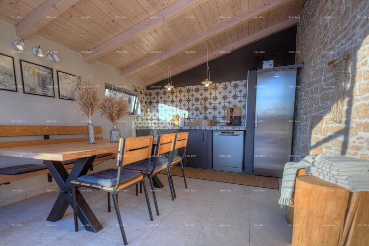 Vendiamo una bella casa in un villaggio idilliaco, nel cuore dell'Istria.