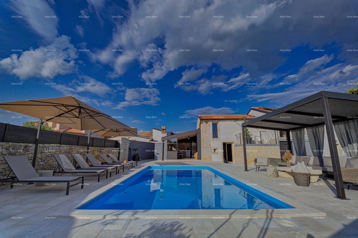 Vendiamo una bella casa in un villaggio idilliaco, nel cuore dell'Istria.