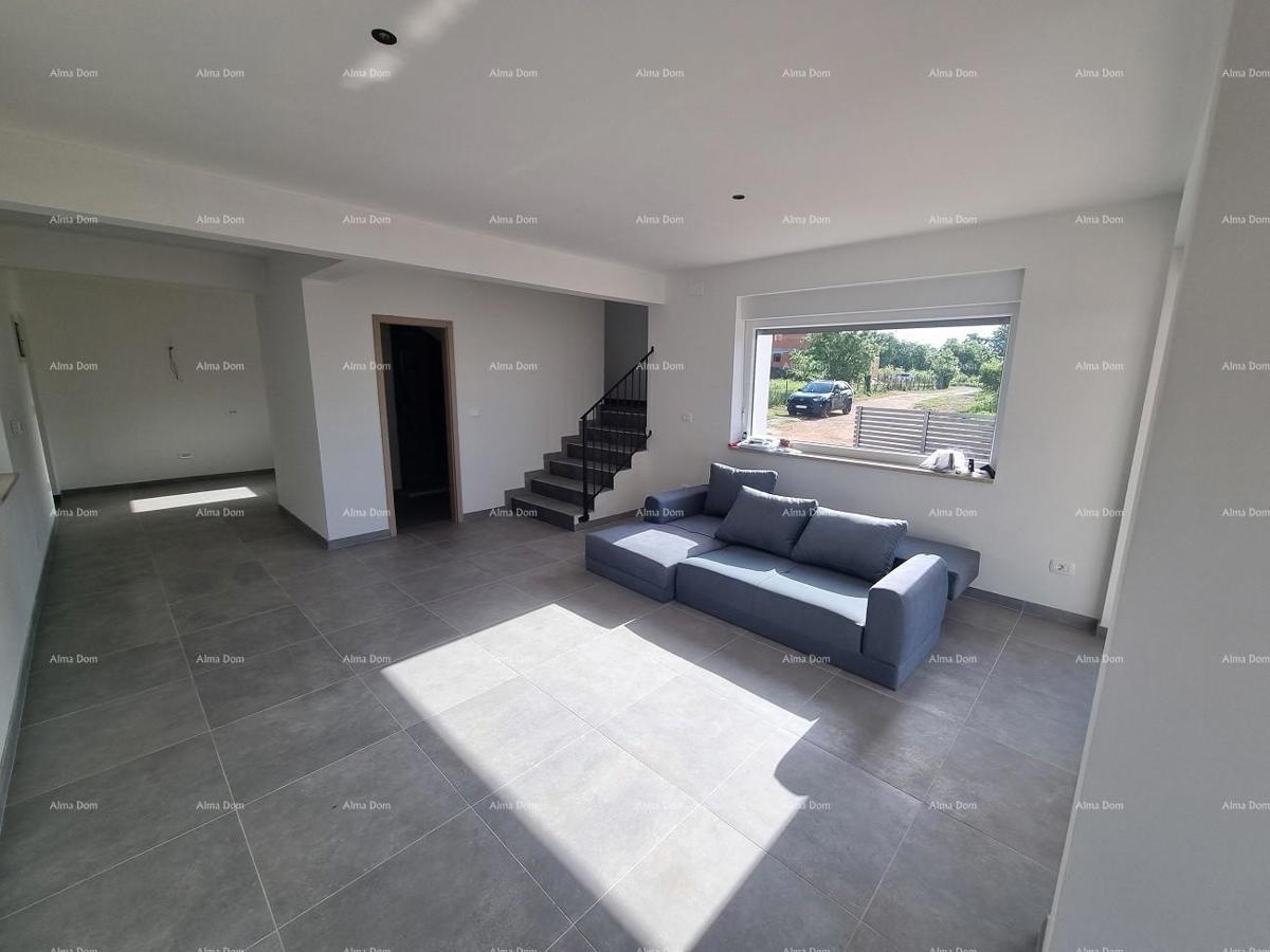 Moderna duplex casa con terrazza sul tetto e vista panoramica sul mare