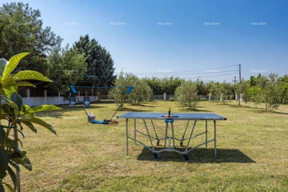 Radeki Glavica, Loborika – Casa con terreno edificabile, uliveto e frutteto