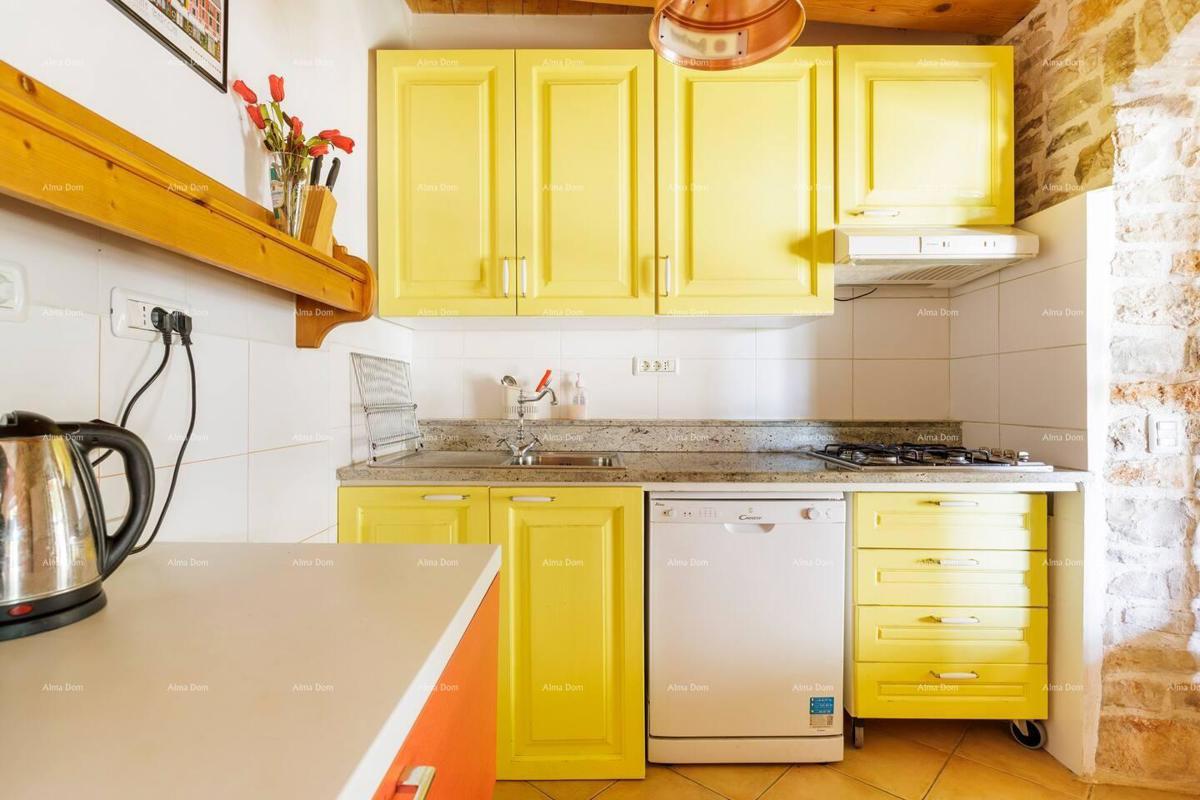 Marcana. Due case in pietra con piscina.