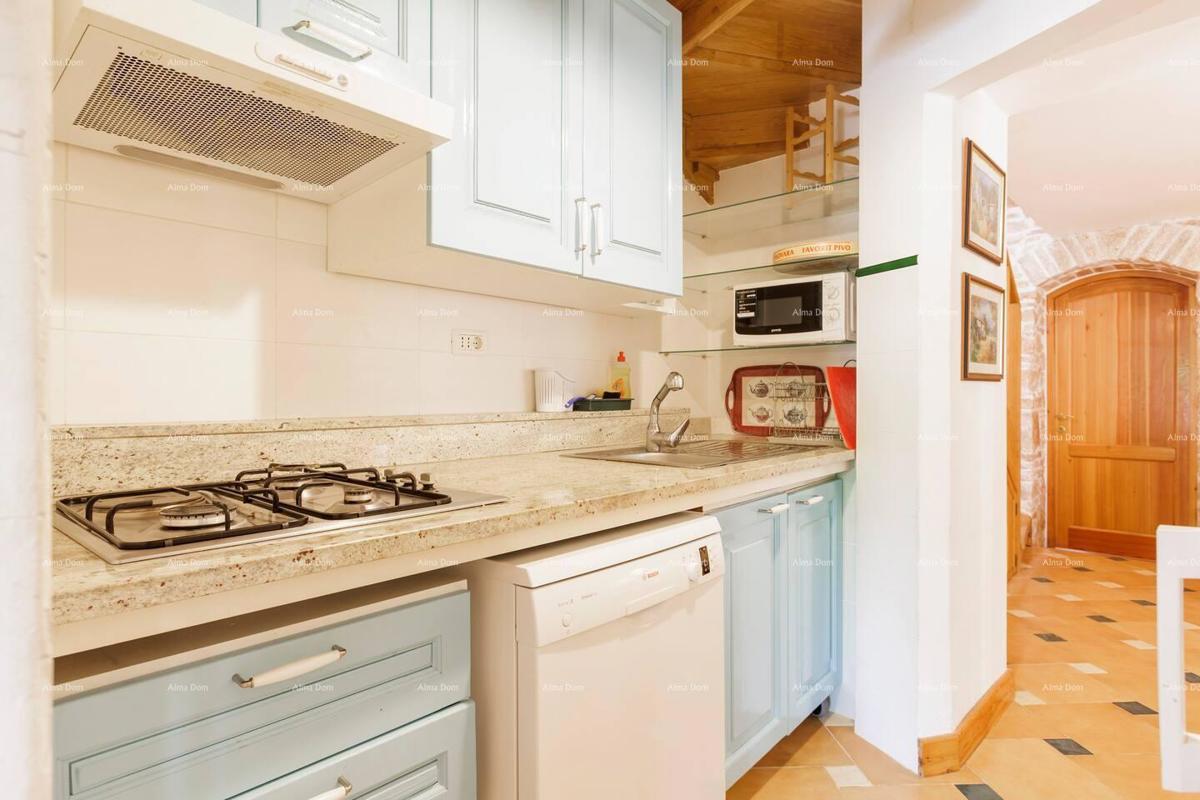 Marcana. Due case in pietra con piscina.