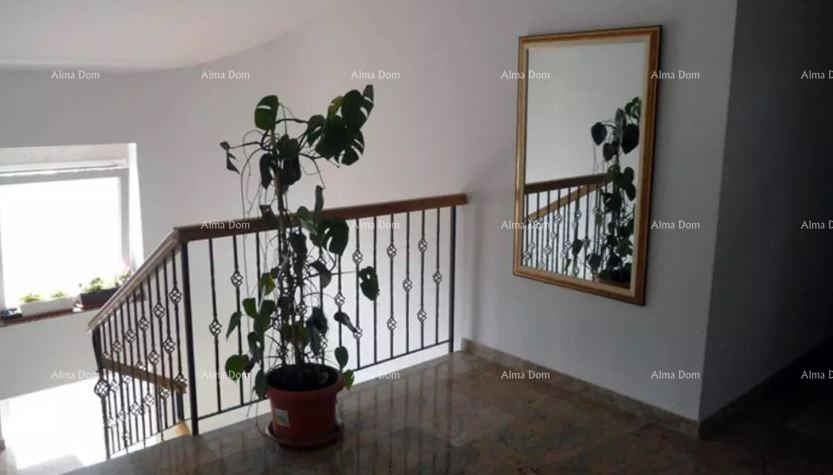 Casa con 14 appartamenti vicino al centro storico di Rovigno