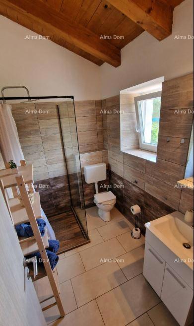 Casa in pietra d'Istria ristrutturata con piscina