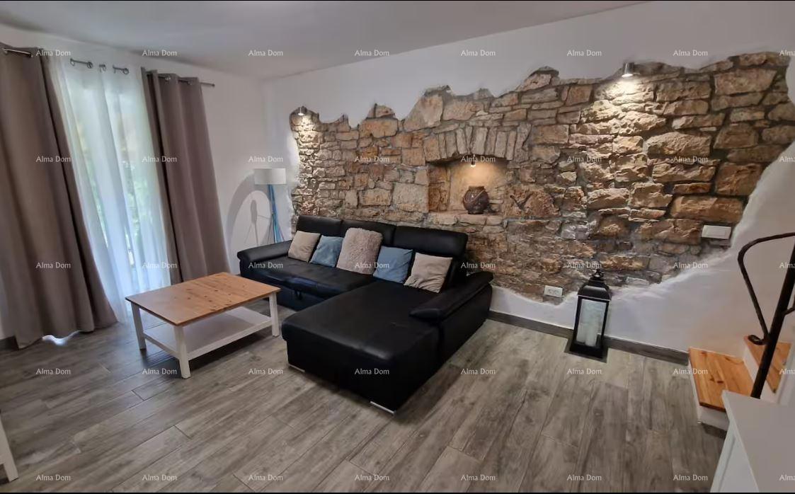 Casa in pietra d'Istria ristrutturata con piscina