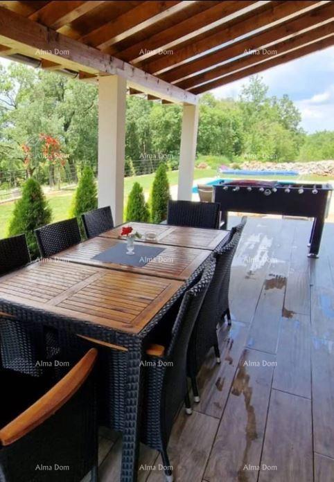 Casa in pietra d'Istria ristrutturata con piscina