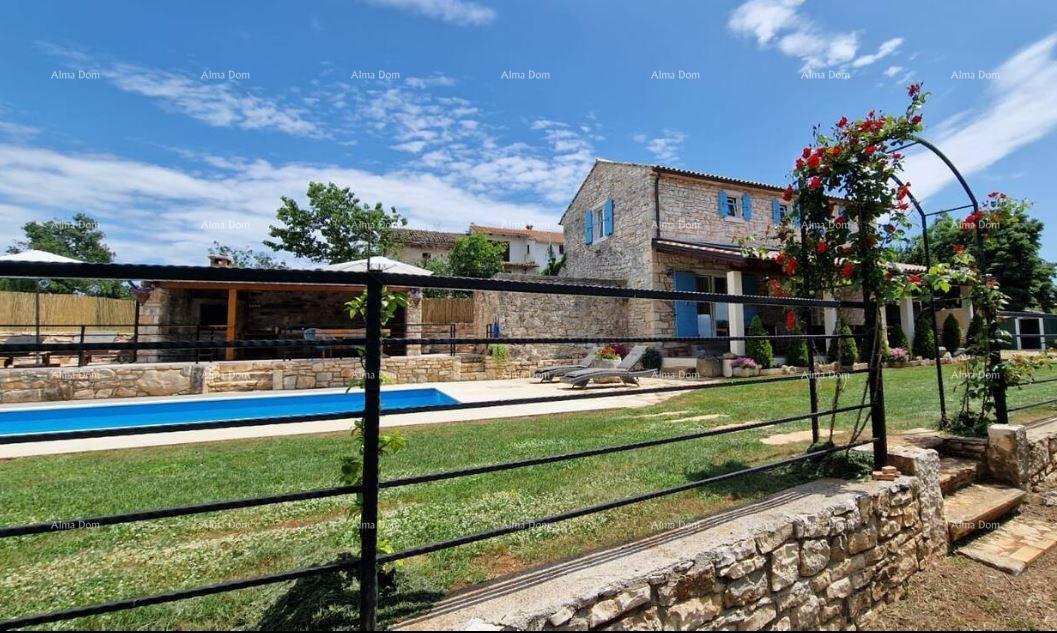 Casa in pietra d'Istria ristrutturata con piscina
