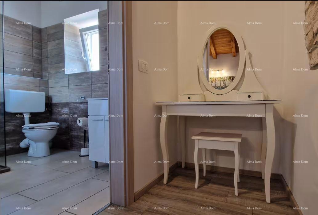 Casa in pietra d'Istria ristrutturata con piscina