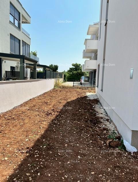 Vendiamo appartamento in nuova costruzione con giardino! ŠTINJAN.