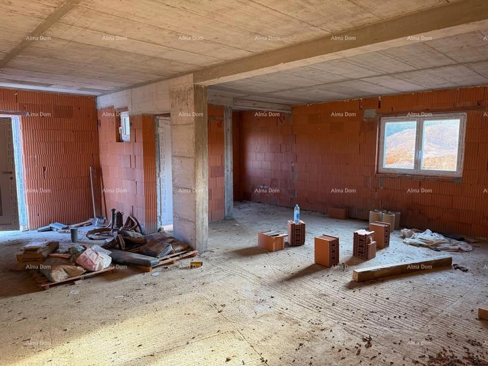 Casa in fase di roh-bau con ampio giardino – Cerovlje