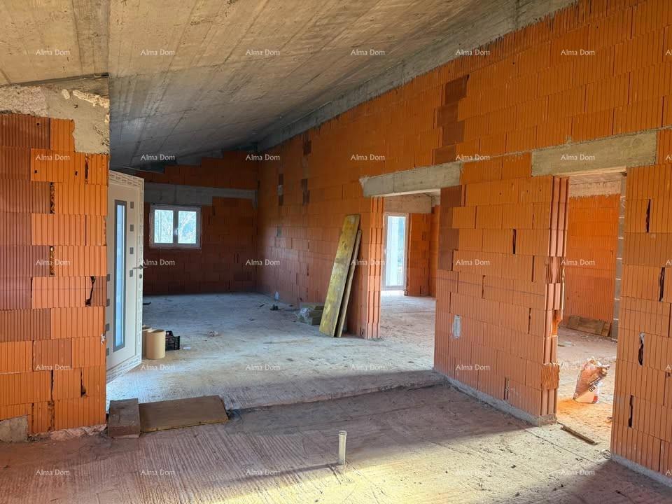 Casa in fase di roh-bau con ampio giardino – Cerovlje