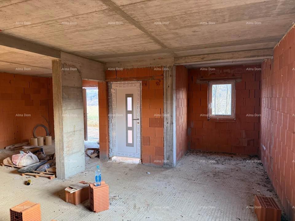 Casa in fase di roh-bau con ampio giardino – Cerovlje