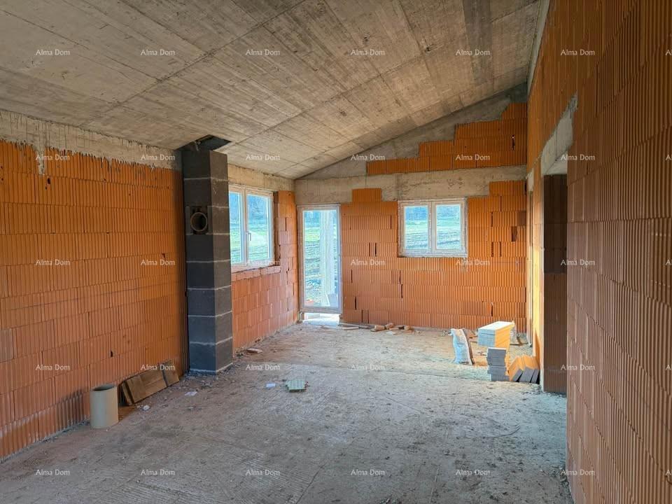 Casa in fase di roh-bau con ampio giardino – Cerovlje