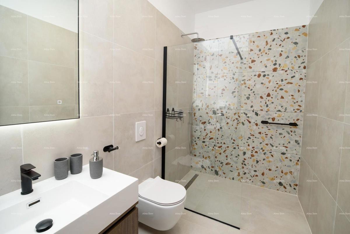 KANFANAR, MODERNA VILLA PRIZEMNICA CON PISCINA – POSIZIONE TRANQUILLA