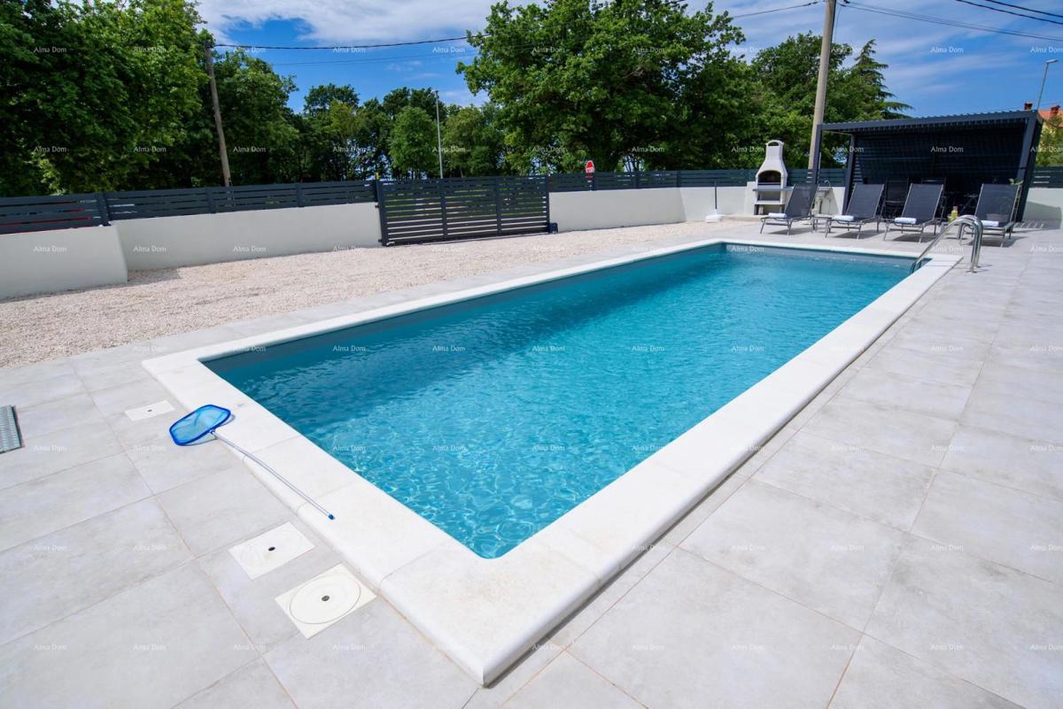 KANFANAR, MODERNA VILLA PRIZEMNICA CON PISCINA – POSIZIONE TRANQUILLA