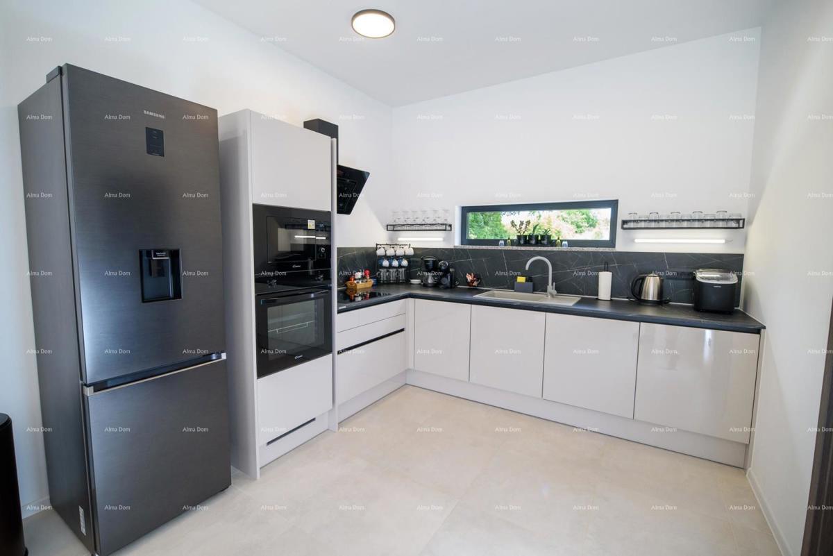 KANFANAR, MODERNA VILLA PRIZEMNICA CON PISCINA – POSIZIONE TRANQUILLA