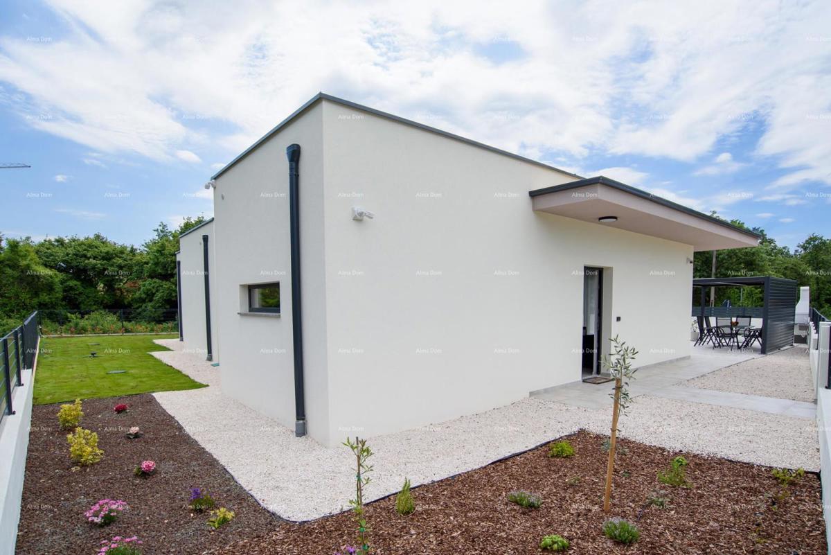 KANFANAR, MODERNA VILLA PRIZEMNICA CON PISCINA – POSIZIONE TRANQUILLA