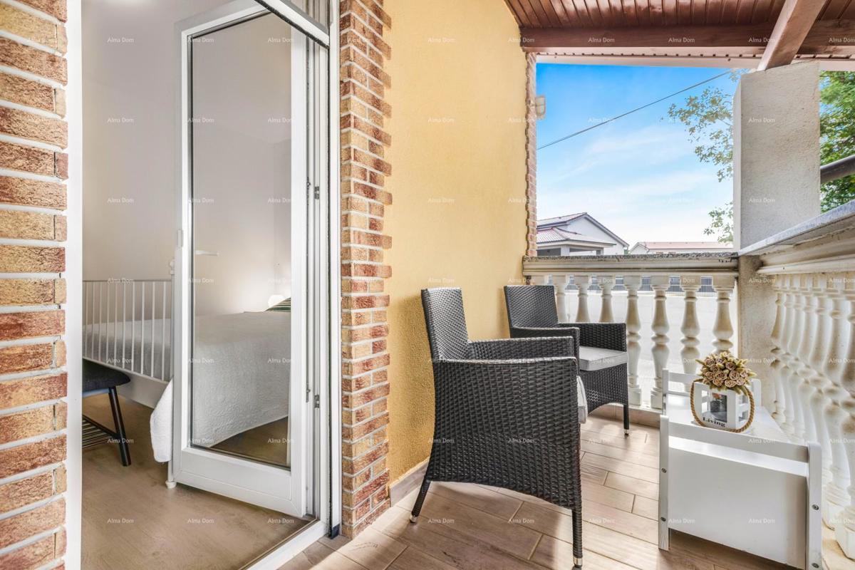 Vendita di due case collegate a Pomer