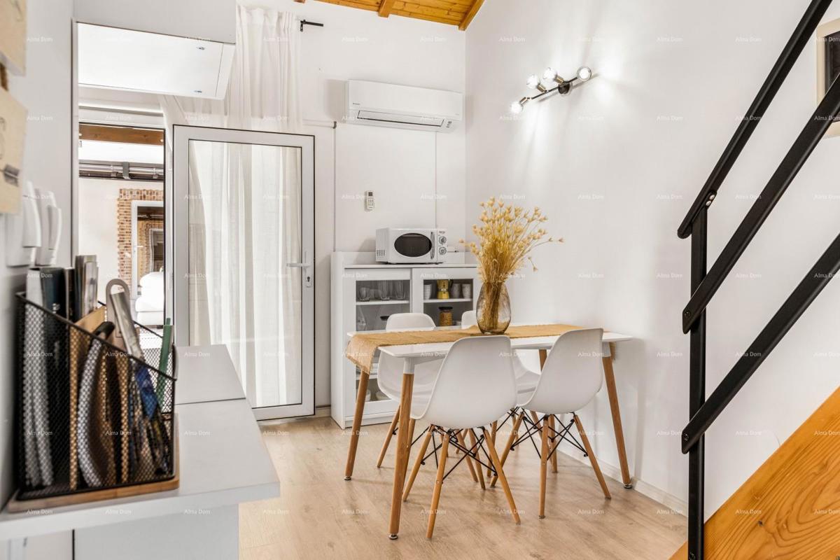 Vendita di due case collegate a Pomer