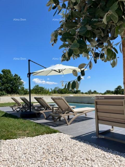 Villa moderna con piscina a Dignano