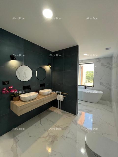 Villa moderna con piscina a Dignano