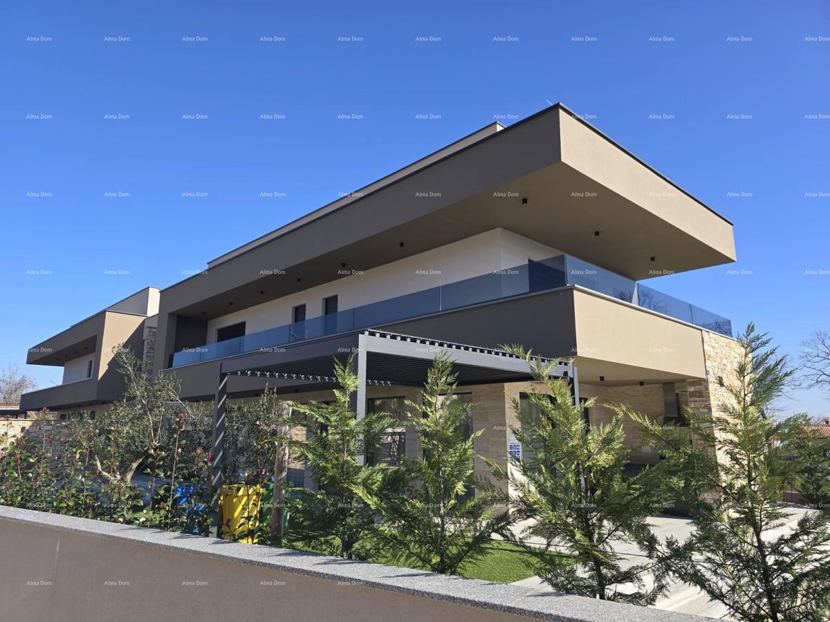 Villa moderna con piscina e sauna, Marčana!