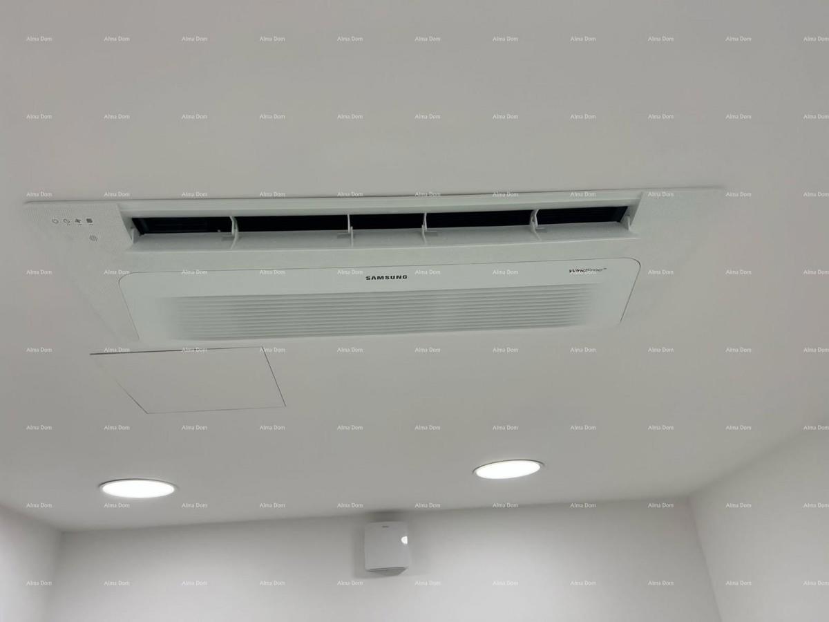 Vendiamo locale commerciale nel centro di Pola.