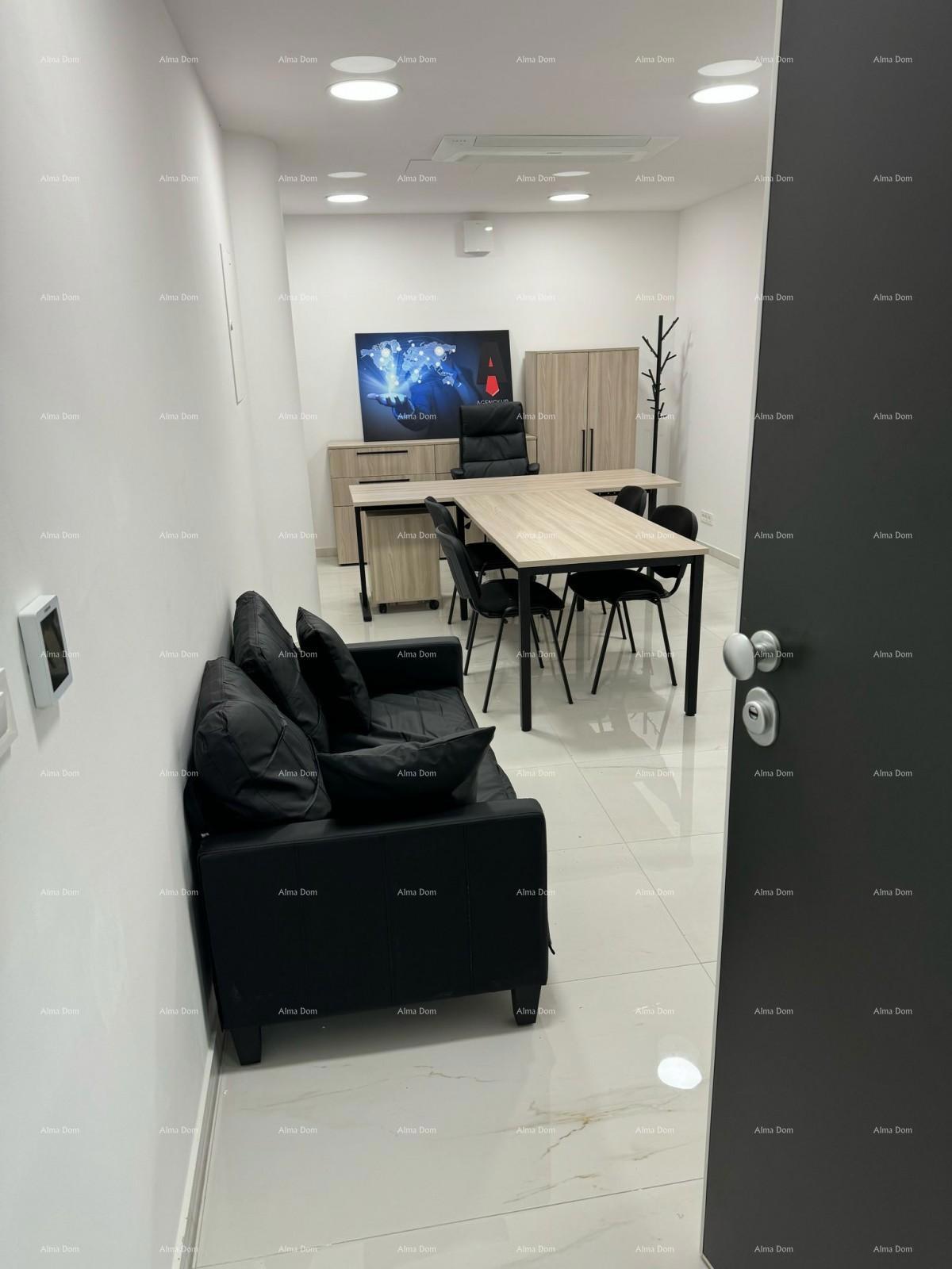 Vendiamo locale commerciale nel centro di Pola.