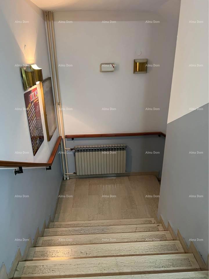 Vendiamo locale commerciale nel centro di Pola.