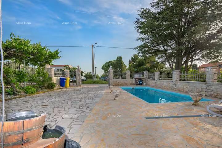 Eccellente opportunità! Vendita - casa attraente con piscina e giardino curato, Banjole!