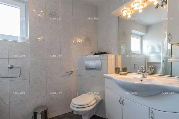 Eccellente opportunità! Vendita - casa attraente con piscina e giardino curato, Banjole!