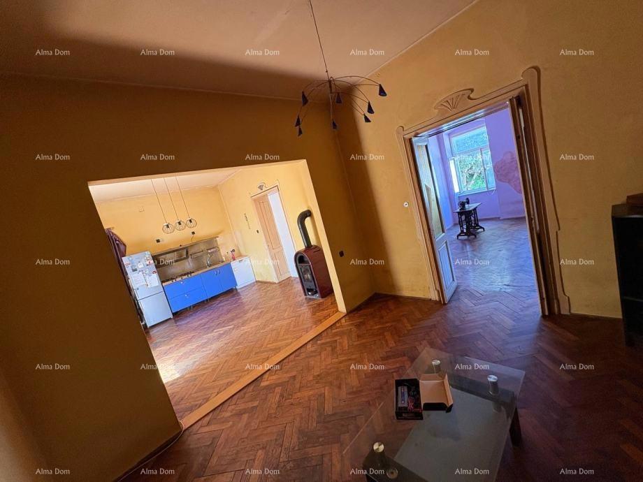 Pula, casa con giardino e edificio accessorio