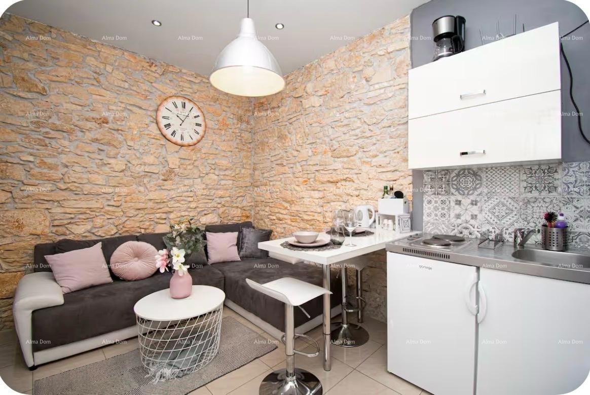 Pula – Appartamento confortevole al piano terra con terrazza, 35 m2