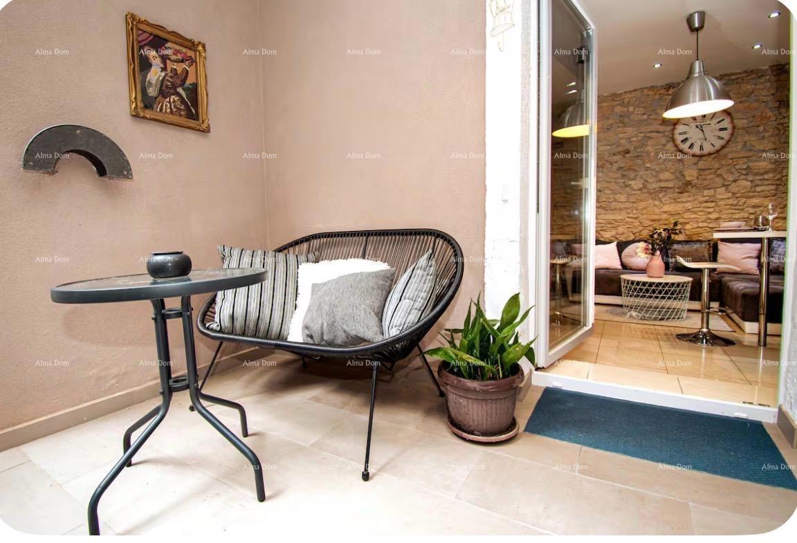 Pula – Appartamento confortevole al piano terra con terrazza, 35 m2