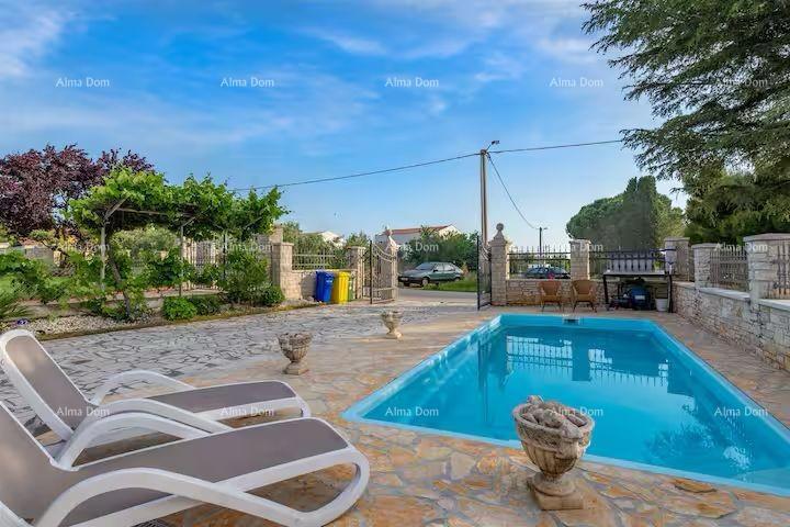 Eccellente opportunità! Vendita - casa attraente con piscina e giardino curato, Banjole!