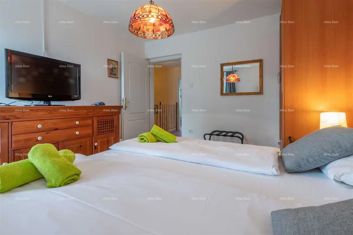 Eccellente opportunità! Vendita - casa attraente con piscina e giardino curato, Banjole!