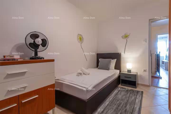 Eccellente opportunità! Vendita - casa attraente con piscina e giardino curato, Banjole!