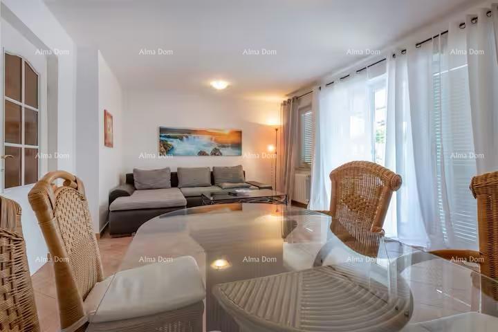 Eccellente opportunità! Vendita - casa attraente con piscina e giardino curato, Banjole!